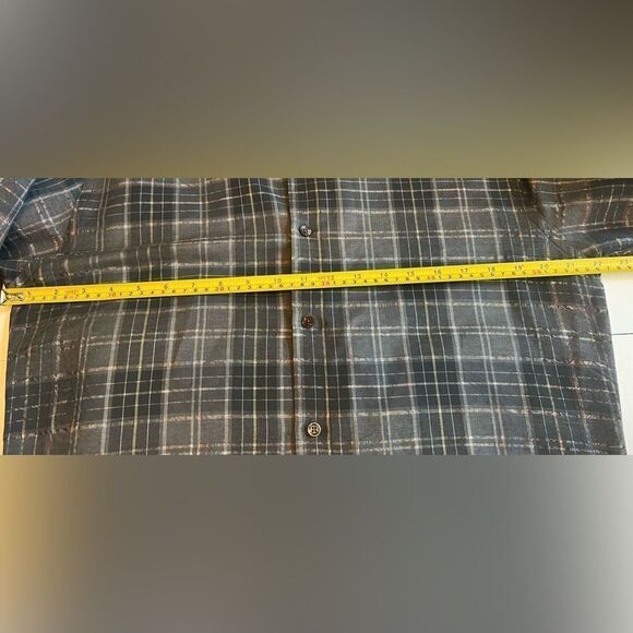International Laundry Plaid Button Down Shirt Sz Medium Gray Non-Iron Relaxed - Picture 5 of 10